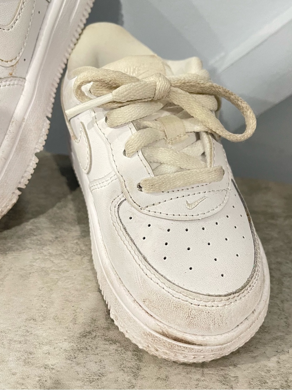 Nike Air Force Ones Kids White Low-Top Sneakers - Picture 5 of 12